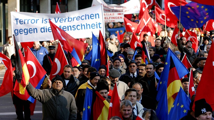Christen und Muslime demonstrieren am 21.11.2004